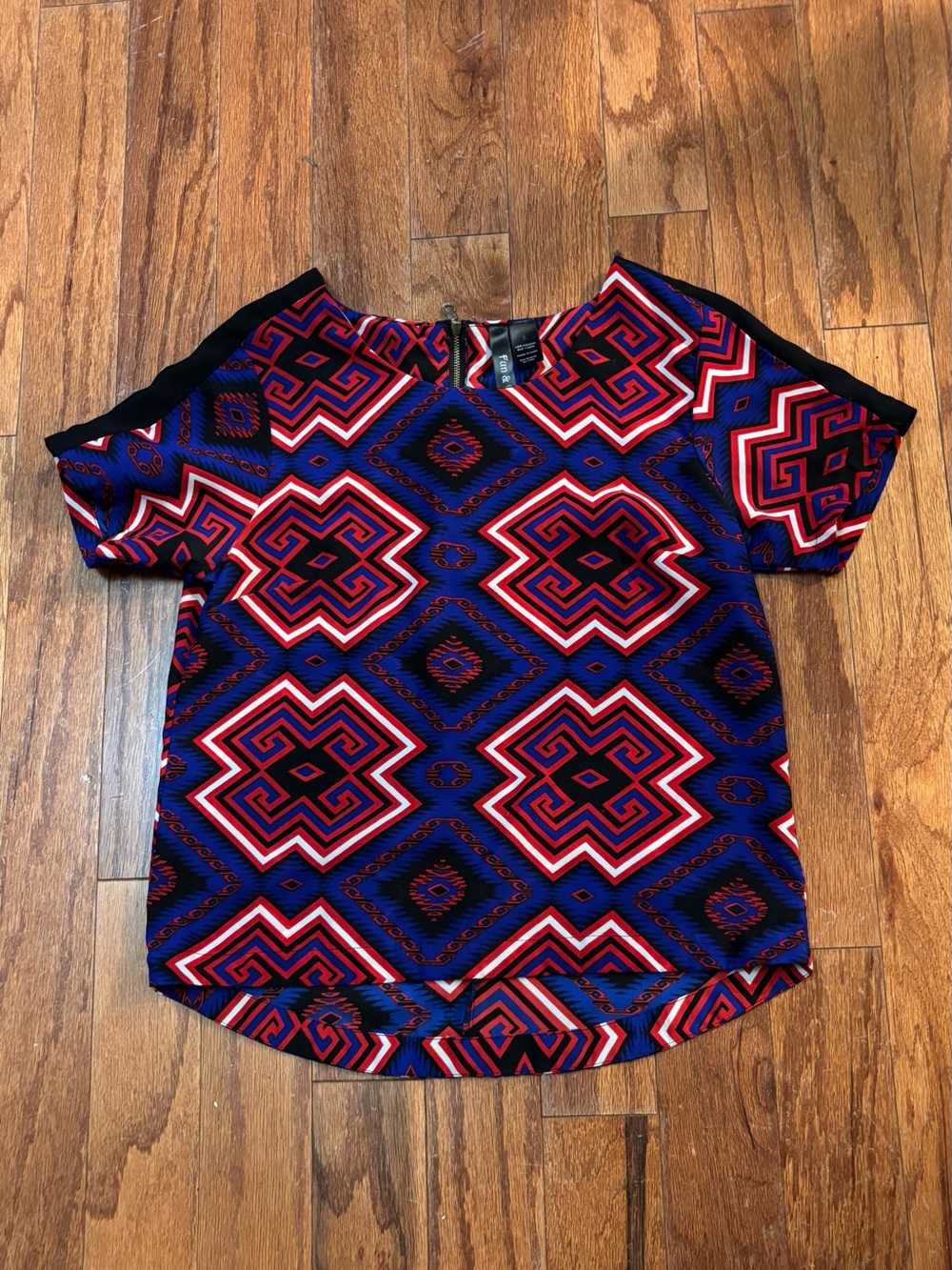 Blouse - Short Sleeves with Aztec Geometric Patterns Size Small NWOT